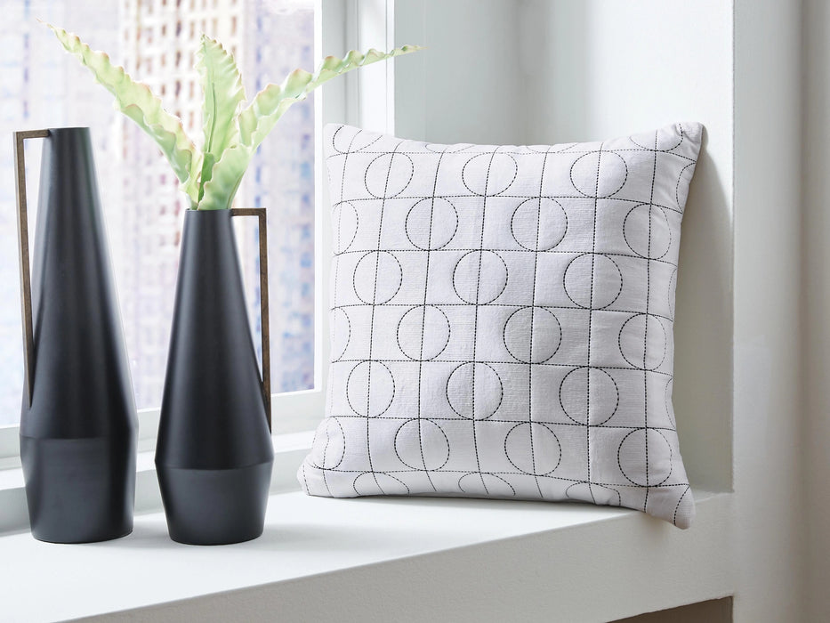 Kydner Pillow (Set of 4)