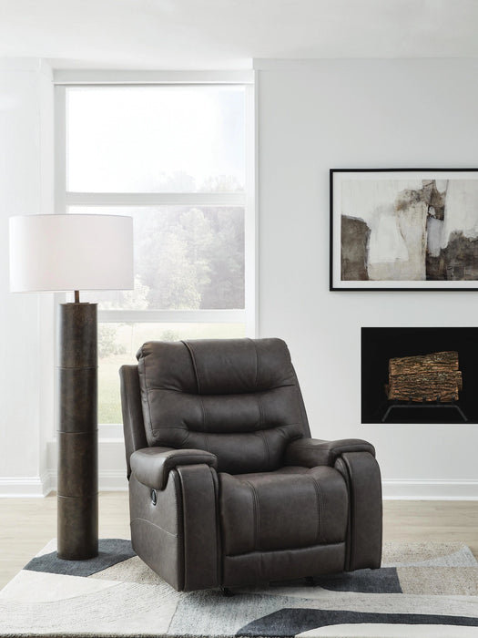 Femley Recliner